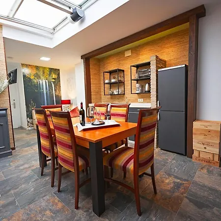 Apartment Infantes 28 *